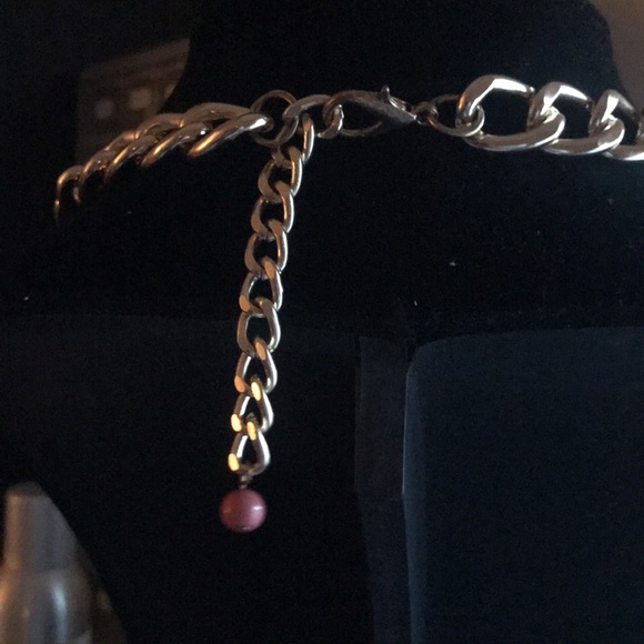 Shades of Pink Flower Necklace - Picture 4 of 4